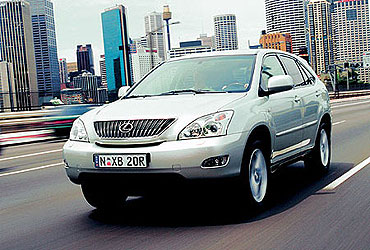 Lexus RX 300: кроссовер для наших дорог