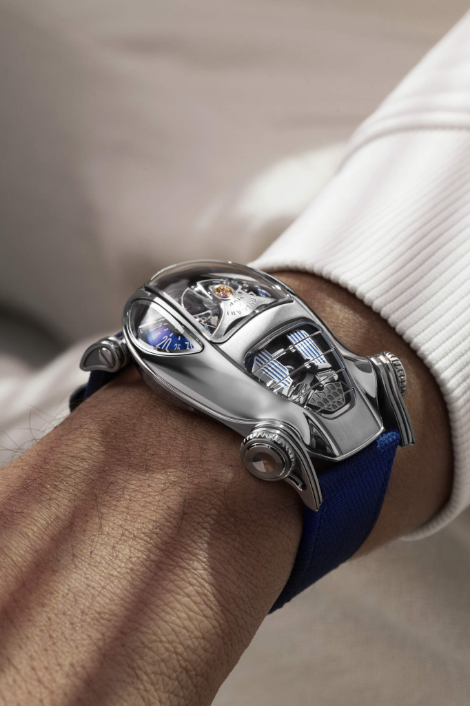 low_res_Bvlgari_x_MBandF_Serpenti_TI_Wristshot_1_Hres.jpg