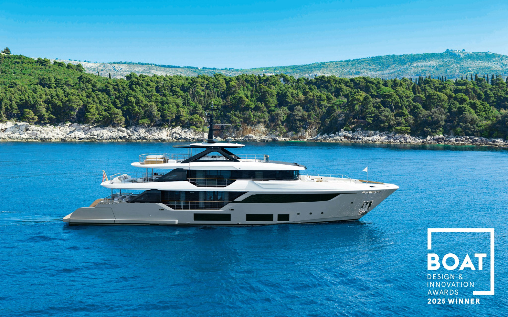 01_Hero Image_Custom Line Navetta 38.jpg