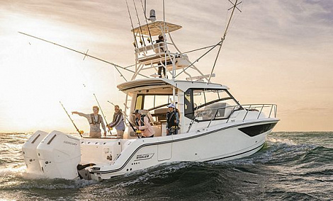 Boston Whaler показала новую модель 365 Conquest