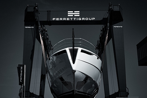 Fifth Pershing 140 gets a special color