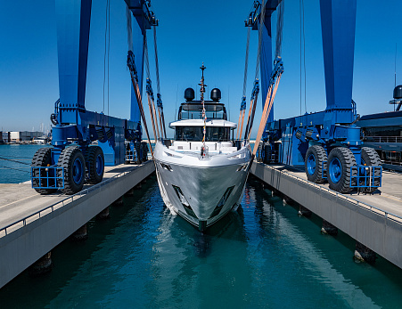 Достроен третий корпус Custom Line Navetta 38